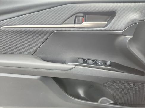 Used 2025 Toyota Camry SE w/ Convenience Package FWD image 19