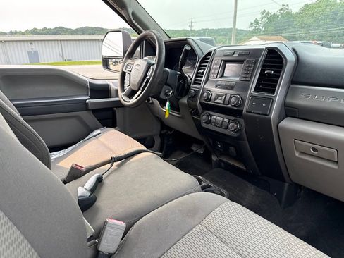 Used 2019 Ford F250 XLT w/ Snow Plow Prep Package AWD/4WD image 8