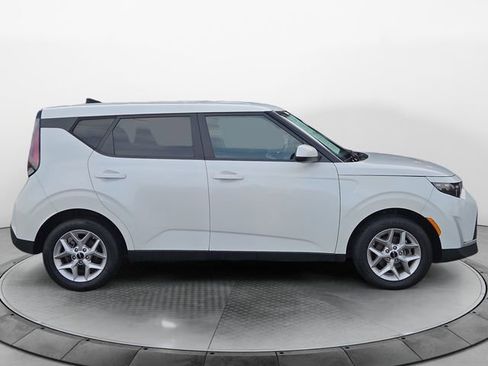 Used 2024 Kia Soul LX w/ Option Group 015 image 6