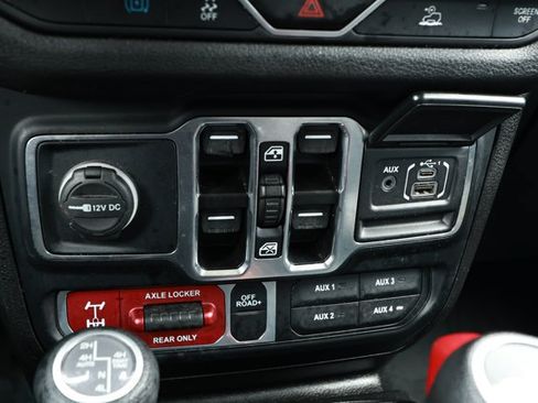 Certified 2024 Jeep Wrangler Unlimited AWD/4WD image 19