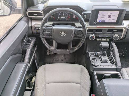 Used 2025 Toyota Tacoma SR5 AWD/4WD image 15