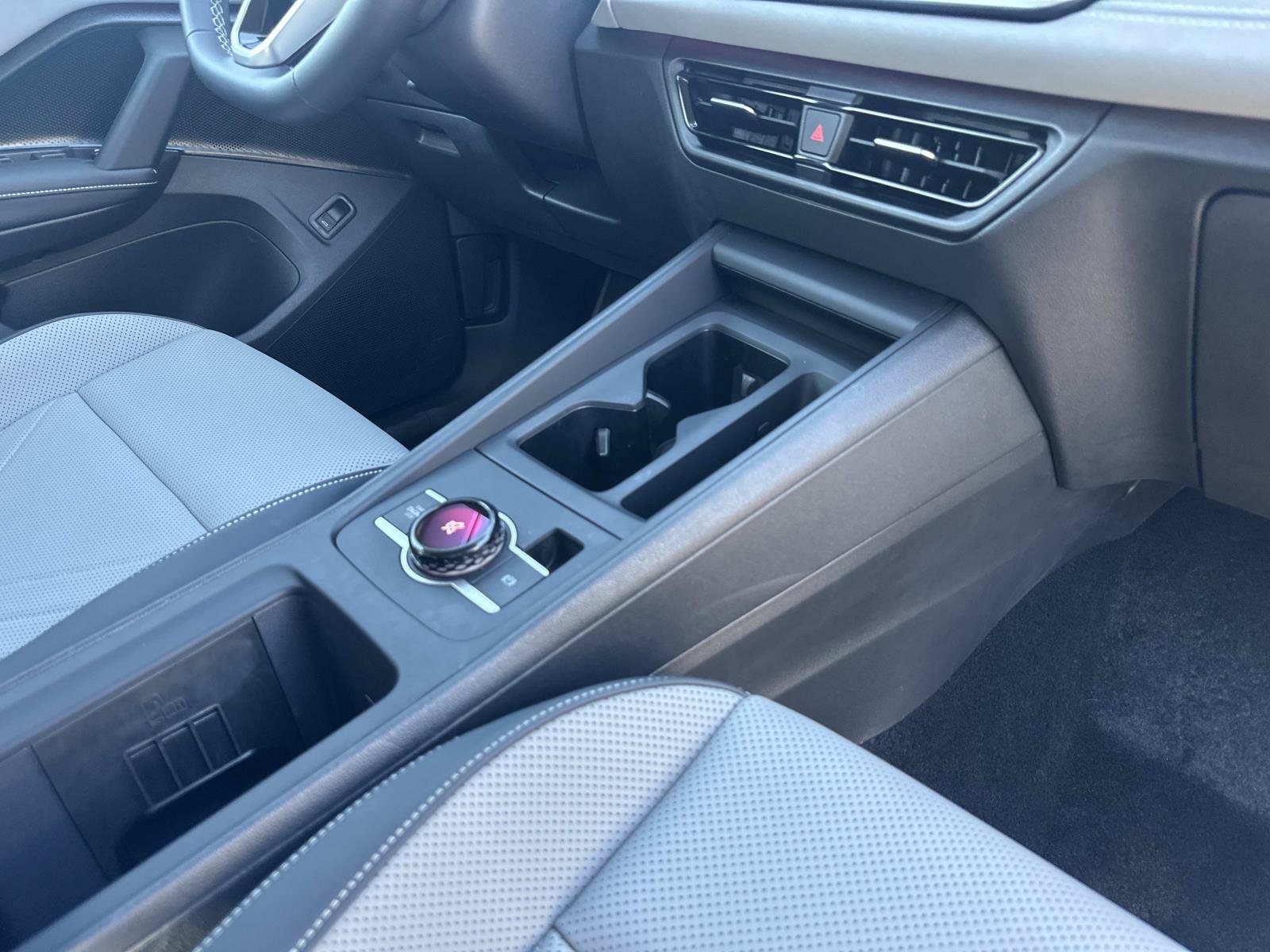 Certified 2026 Volkswagen Tiguan SE FWD image 30