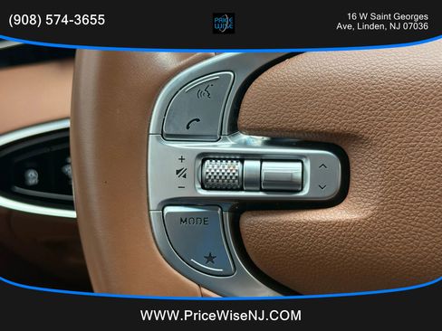 Used 2022 Genesis GV70 2.5T w/ Advanced Package image 12