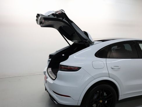 Used 2020 Porsche Cayenne Turbo image 62