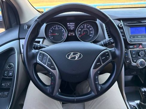 Used 2014 Hyundai Elantra GT w/ Option Group 02 FWD image 19