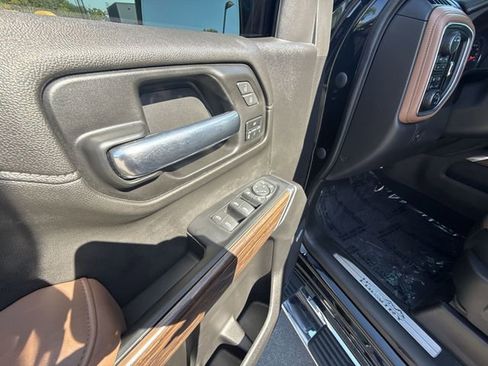 Used 2022 Chevrolet Silverado 1500 High Country image 13