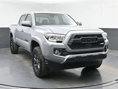 Used 2020 Toyota Tacoma SR5 image 2