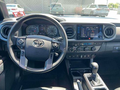 Certified 2019 Toyota Tacoma TRD Off-Road AWD/4WD image 27