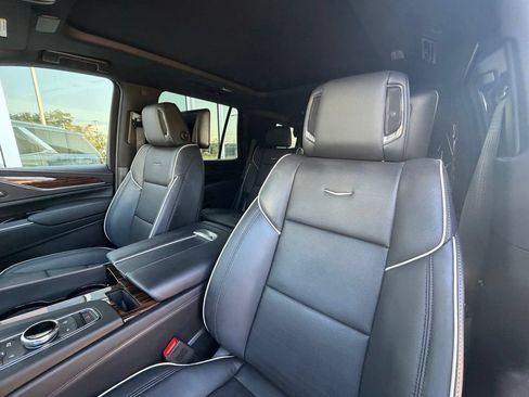 Used 2023 Cadillac Escalade Sport Platinum w/ LPO, ONYX Package AWD/4WD image 9