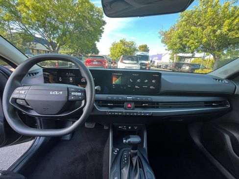Used 2026 Kia K4 FWD image 32