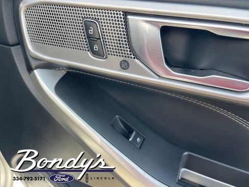 Used 2022 Ford Explorer Limited image 19