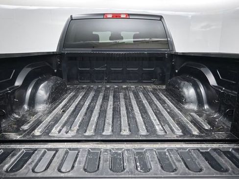Used 2018 RAM 1500 Express AWD/4WD image 17