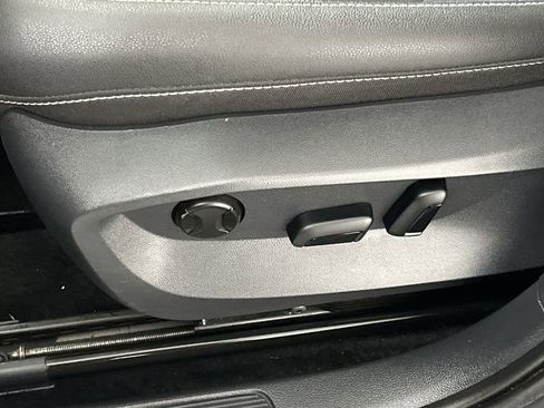 Used 2024 Volkswagen Taos SE image 20