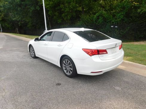 Used 2018 Acura TLX w/ Technology Package FWD image 9