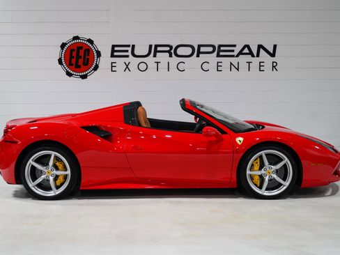 Used 2017 Ferrari 488 Spider RWD image 6