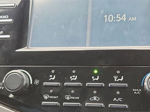 Used 2019 Toyota Camry LE image 23