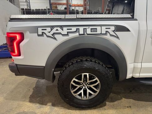 Used 2018 Ford F150 Raptor w/ Equipment Group 802A Luxury image 18