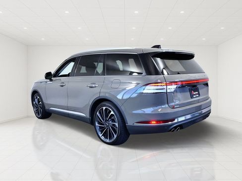 Certified 2025 Lincoln Aviator Reserve w/ Equipment Group 201A AWD/4WD image 4