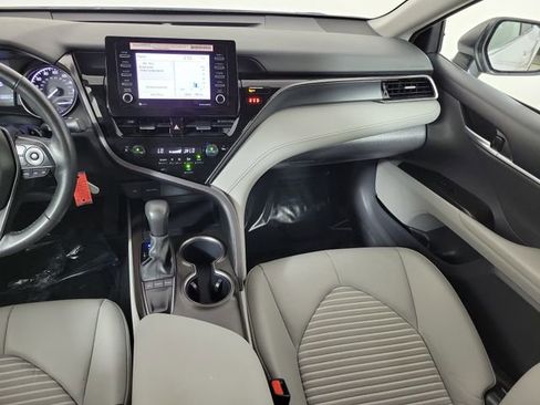 Used 2024 Toyota Camry SE image 17