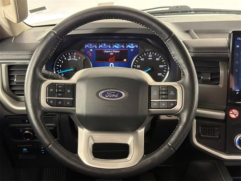 Used 2024 Ford Expedition XLT image 25