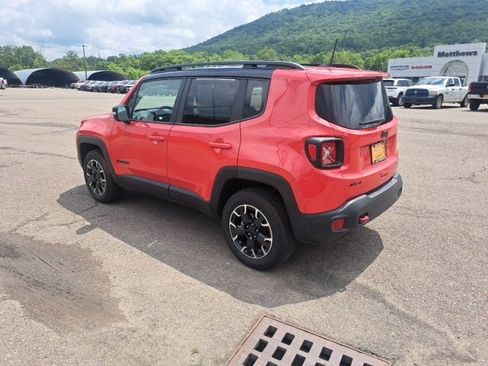 Certified 2023 Jeep Renegade Trailhawk image 6