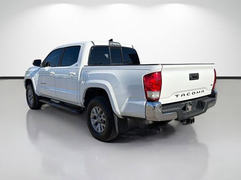 Used 2017 Toyota Tacoma SR5 w/ Tow Package image 5