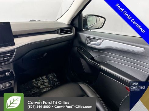 Used 2025 Ford Escape Platinum image 27