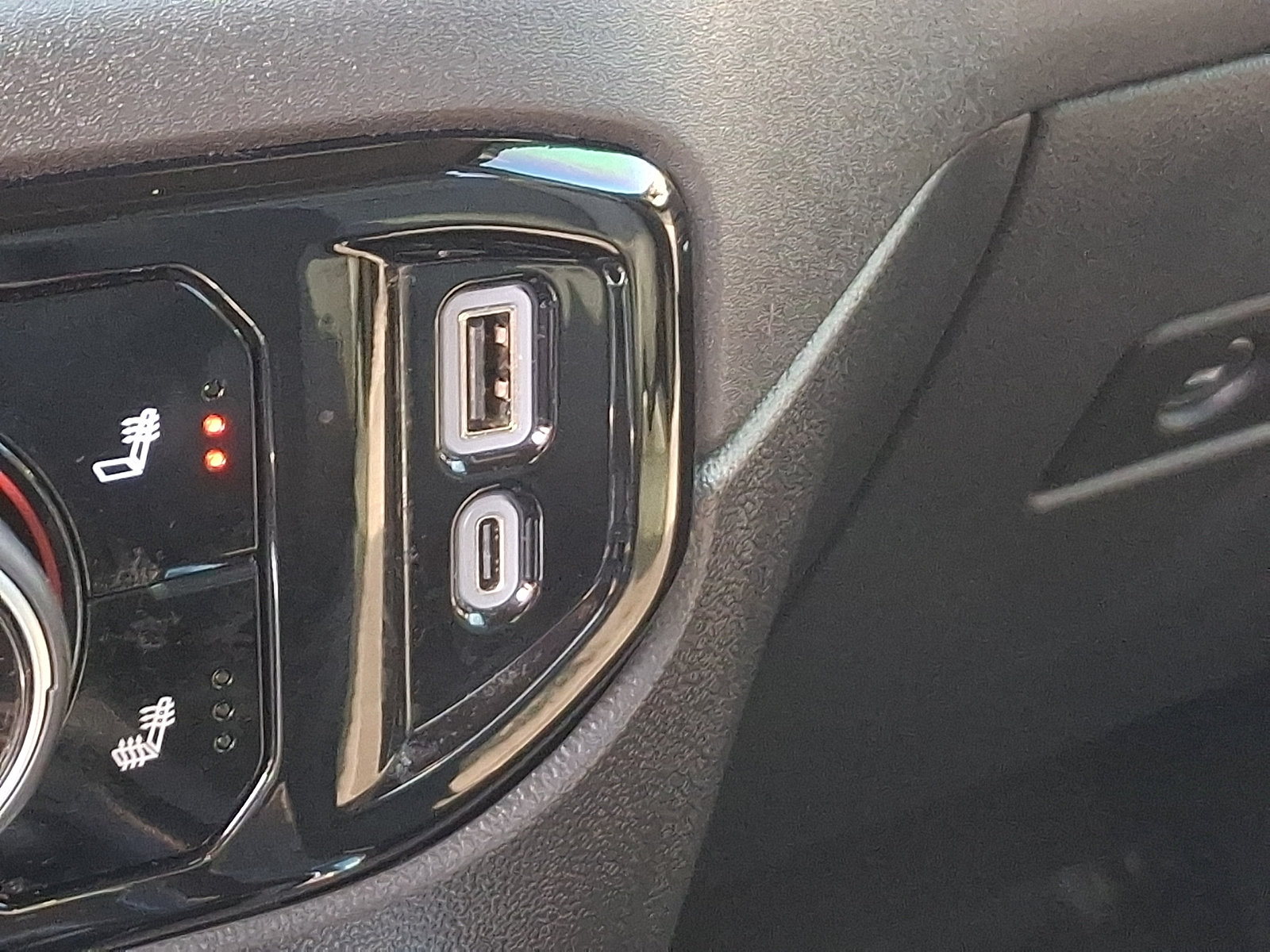 Used 2025 Chevrolet Silverado 1500 LT Trail Boss w/ Convenience Package II AWD/4WD image 27