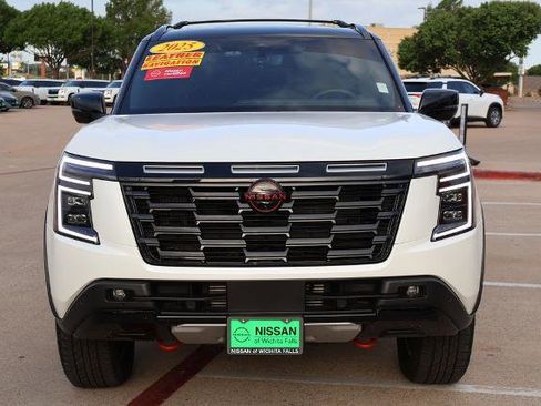 Certified 2025 Nissan Armada PRO-4X w/ Pro-4X Premium Package AWD/4WD image 4