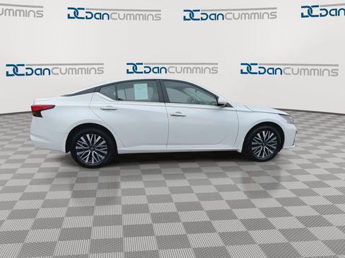Used 2023 Nissan Altima 2.5 SV image 9