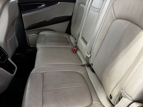 Used 2018 Lincoln MKX Reserve w/ Driver Assistance Package AWD/4WD image 11