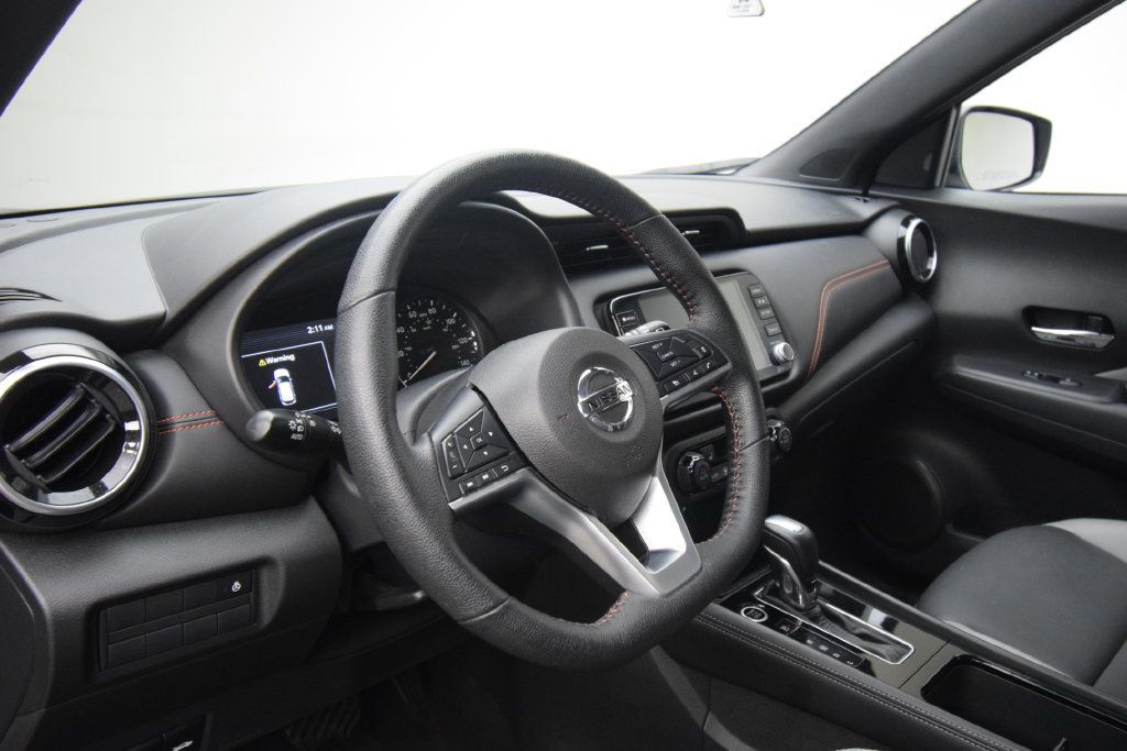 Used 2021 Nissan Kicks SR w/ SR Premium Package FWD image 11