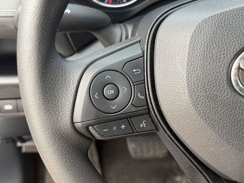 Used 2019 Toyota RAV4 LE image 25