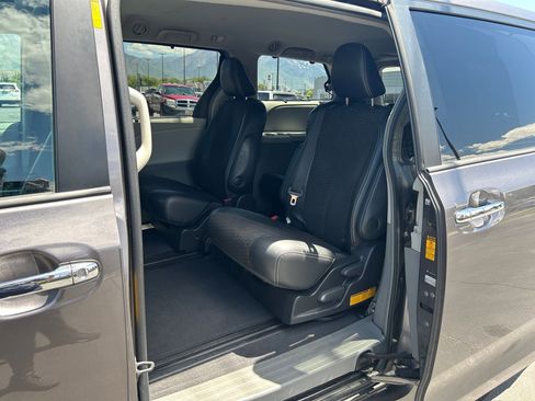 Used 2013 Toyota Sienna SE FWD image 26