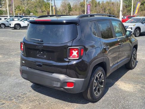 Used 2023 Jeep Renegade Latitude image 2