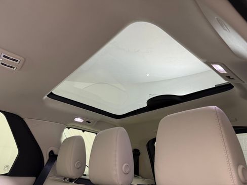 New 2026 Land Rover Discovery S AWD/4WD image 14