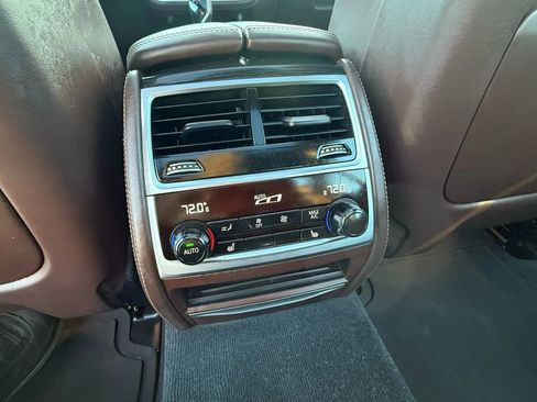 Used 2016 BMW 750i xDrive image 30