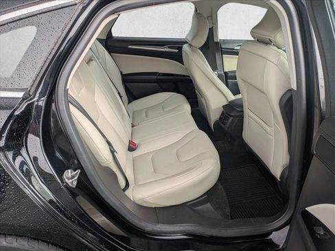 Used 2016 Ford Fusion Titanium image 18