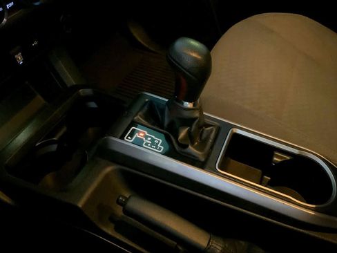 Used 2022 Toyota Tacoma SR5 w/ Technology Package image 16