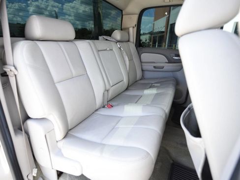Used 2009 GMC Sierra 2500 SLT w/ SLT Convenience Package image 14