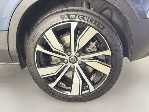 Used 2022 Volvo XC40 P8 Recharge Plus AWD/4WD image 32