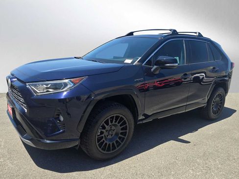 Used 2021 Toyota RAV4 XSE AWD/4WD image 7