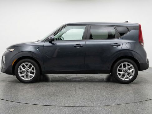 Used 2025 Kia Soul LX w/ LX Technology Package image 5