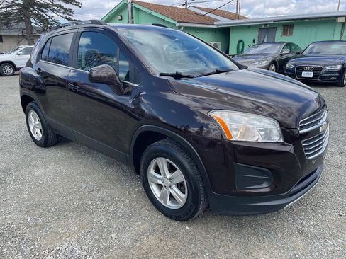 Used 2015 Chevrolet Trax LT w/ LT Plus Package AWD/4WD image 4