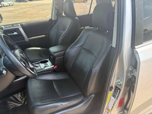 Used 2018 Toyota 4Runner Limited AWD/4WD image 35