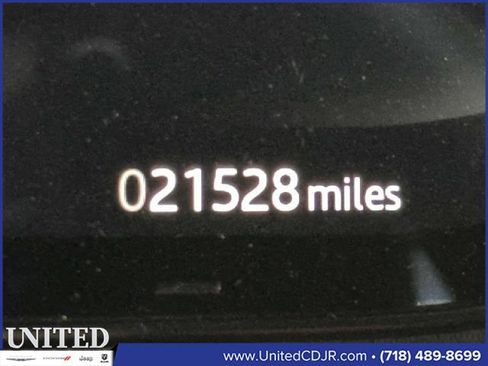 Used 2023 Land Rover Range Rover Sport SE Dynamic image 31