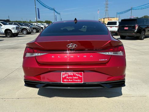 Used 2023 Hyundai Elantra Limited FWD image 6