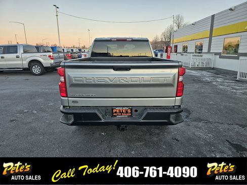 Used 2023 Chevrolet Silverado 1500 W/T w/ Trailering Package image 3