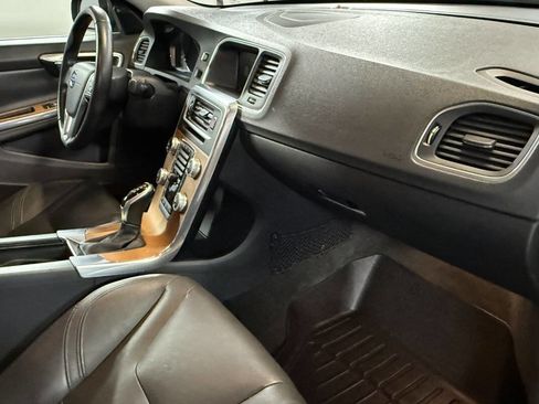 Used 2016 Volvo S60 T5 Premier FWD image 8