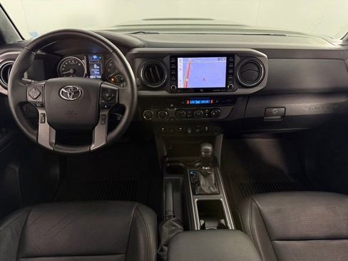 Used 2022 Toyota Tacoma TRD Sport w/ TRD Premium Sport Package AWD/4WD image 25